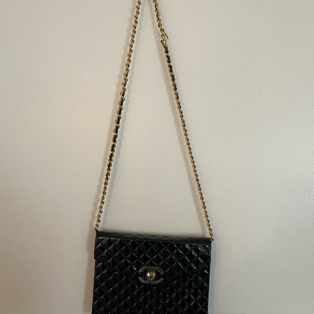 CHANEL Black Quilted Chain Bag